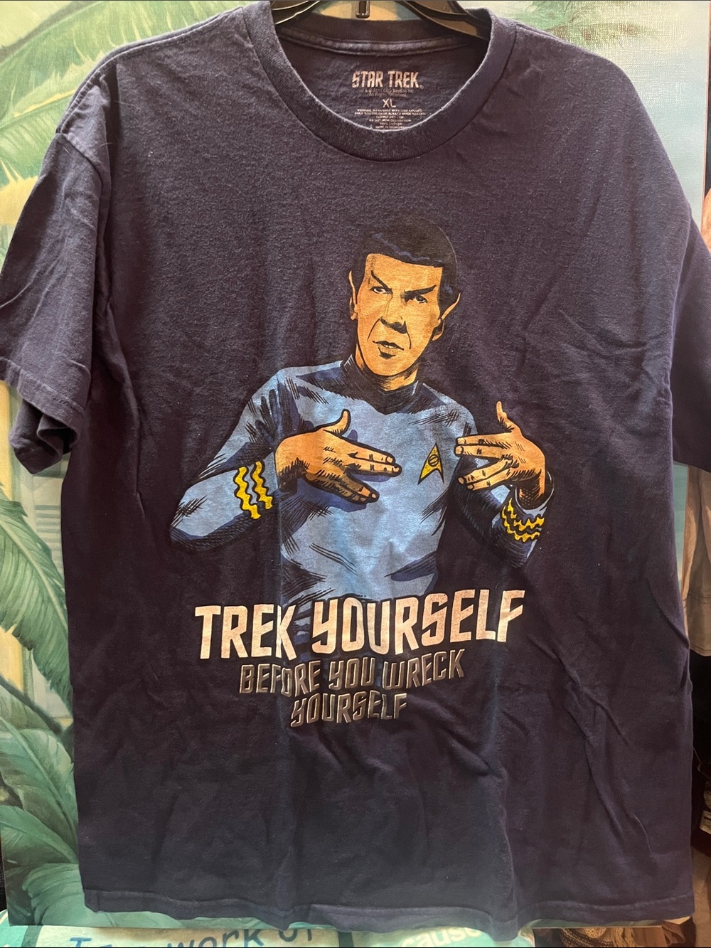 Star Trek "Trek Yourself" 2011 t-shirt M Star Mr. Spock Leonard Nimoy XL
